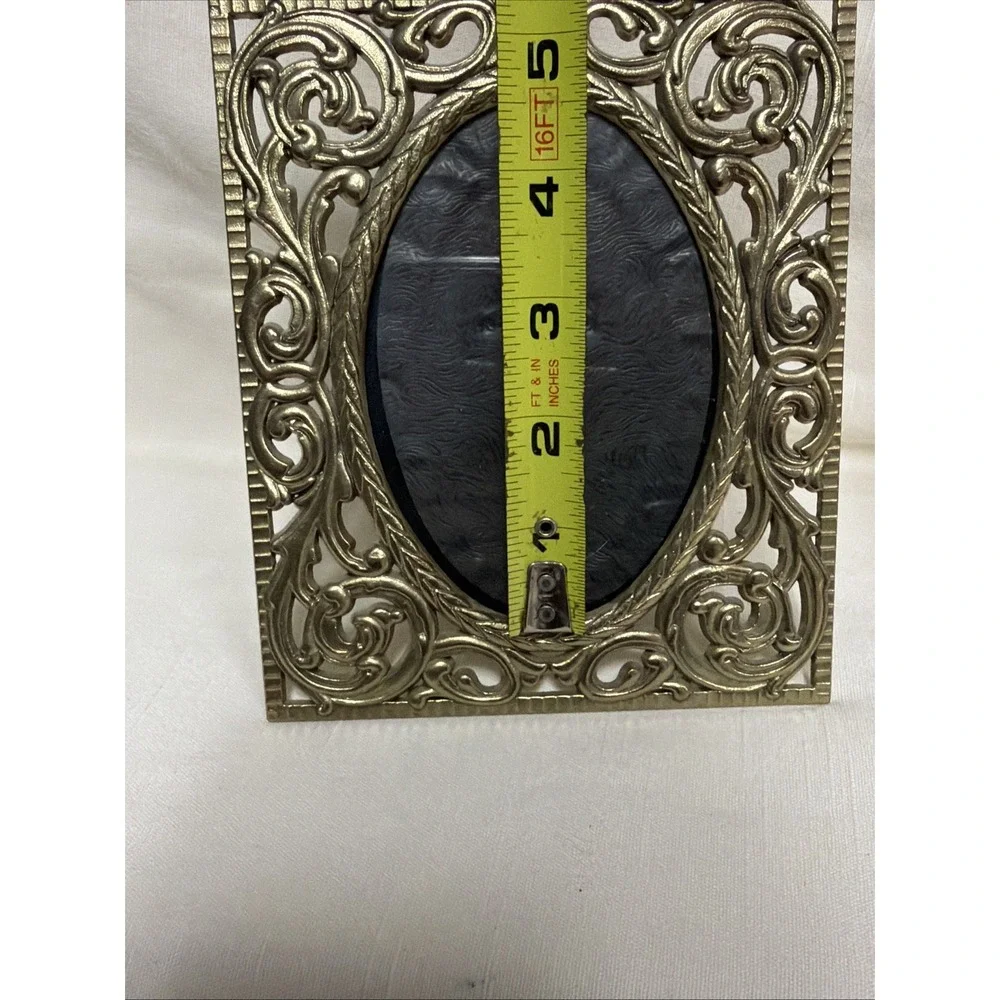 PHILIP WHITNEY LTD. GOLD PLATED TABLETOP PICTURE FRAME HOLDS 5 X 3
